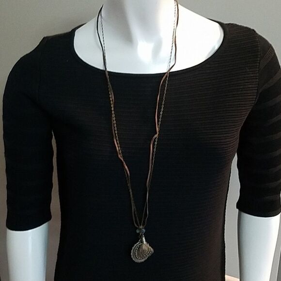 American Eagle Outfitters Feather Necklace - Picture 1 of 3